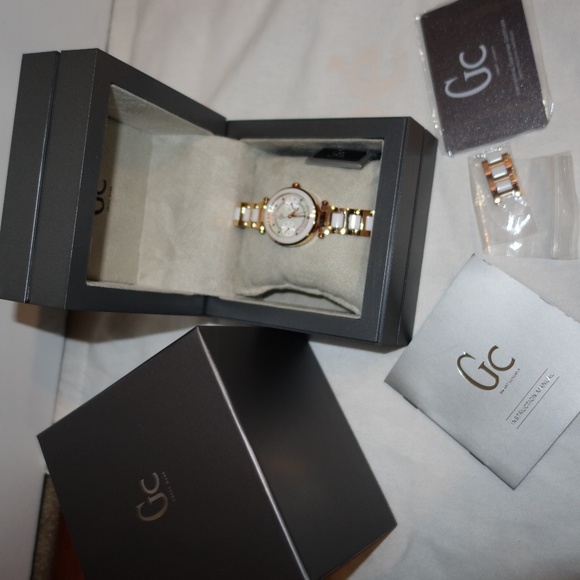 GC Guess Collection Ladychic Rose Gold Ceramics - Picture 9 of 10